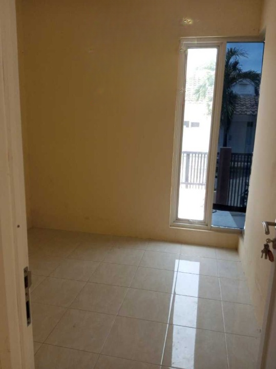 Disewakan Rumah Strategis – Bukit Palma Citraland Surabaya Barat - Image 1