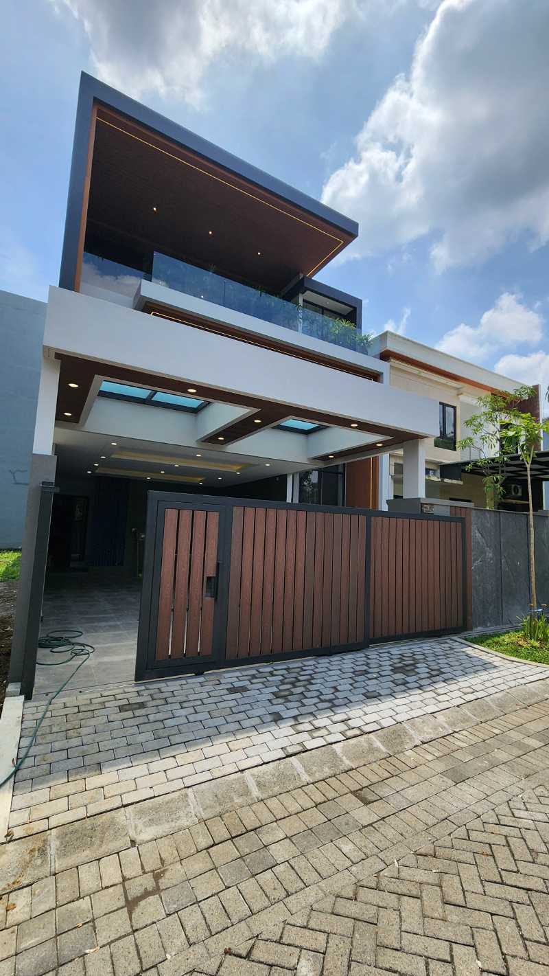 Jual Rumah Mewah Baru Woodland Lokasi Premium Citraland Surabaya Barat - Image 1