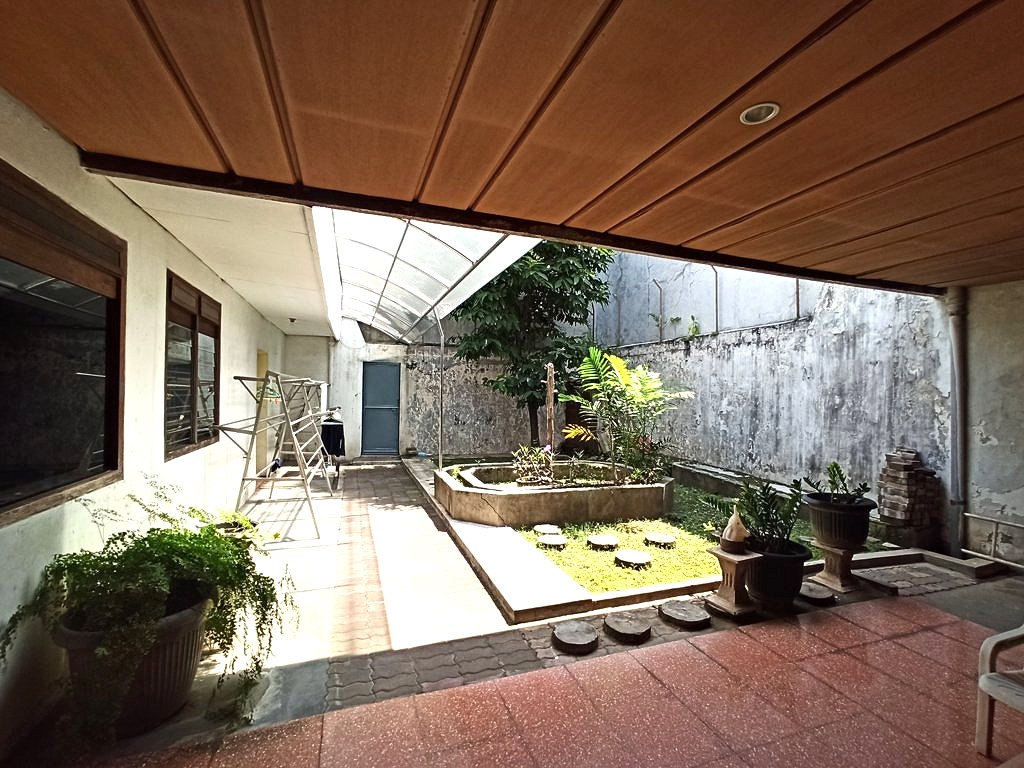 Jual Rumah Besar Terawat Raya Jemur Andayani Lokasi Strategis Surabaya Selatan - Thumbnail 2