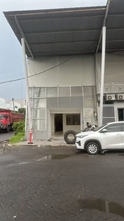 Disewakan ruko lokasi strategis di Margomulyo, Surabaya Barat - Image 1