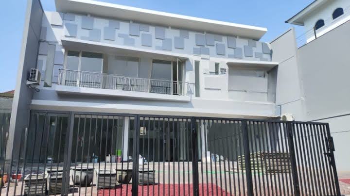Disewakan Gedung Lokasi Strategis Area Komersial di Puri Widya Kencana, Citraland Surabaya Barat - Image 1