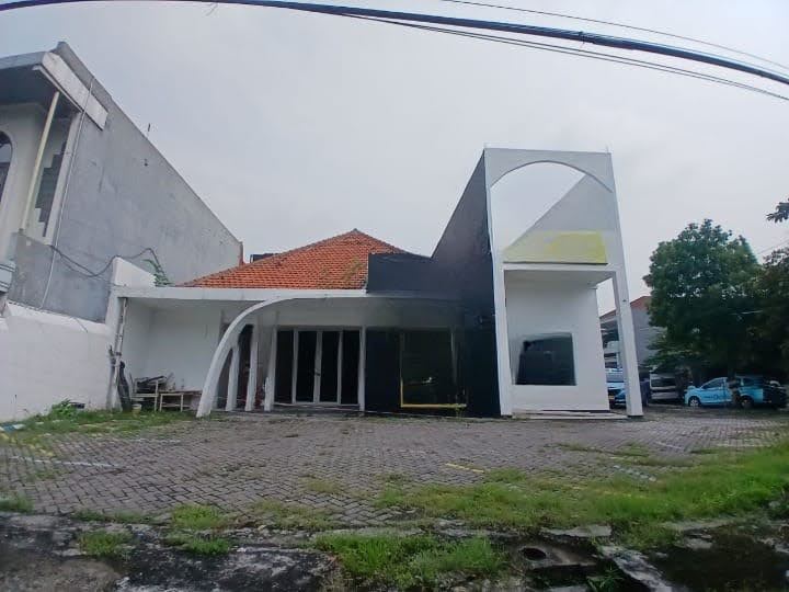 Disewakan Gedung Lokasi Strategis di Nol Jalan Raya Kartini, Surabaya Pusat - Image 1