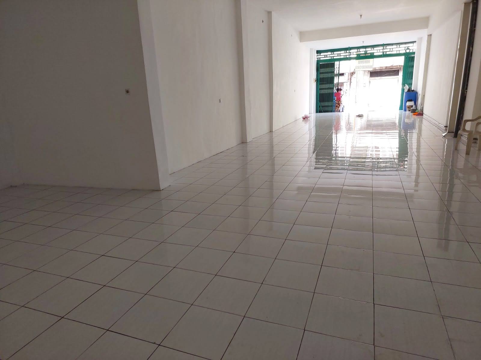 Disewakan Gudang Lokasi Strategis di Nol Jalan Raya Bunguran, Surabaya Utara - Image 1