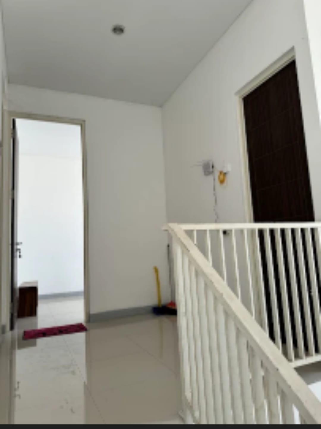 Jual Rumah 2 Lantai Semi Furnish Murah 2 M an Strategis Tenggilis Mejoyo Selatan Surabaya - Thumbnail 4