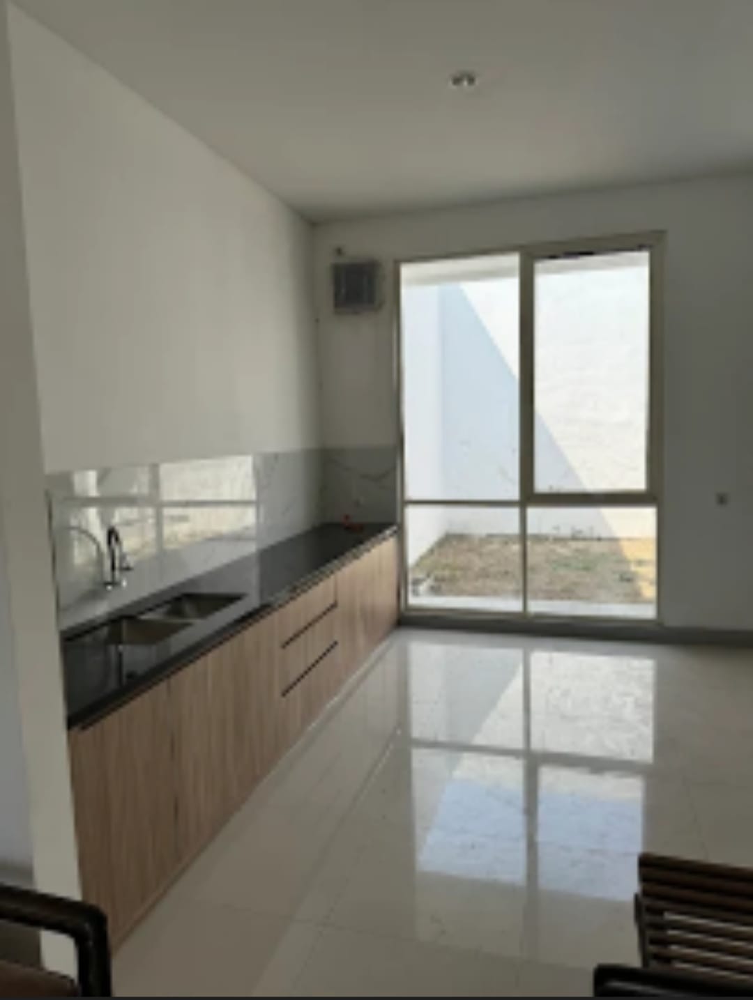 Jual Rumah 2 Lantai Semi Furnish Murah 2 M an Strategis Tenggilis Mejoyo Selatan Surabaya - Thumbnail 8