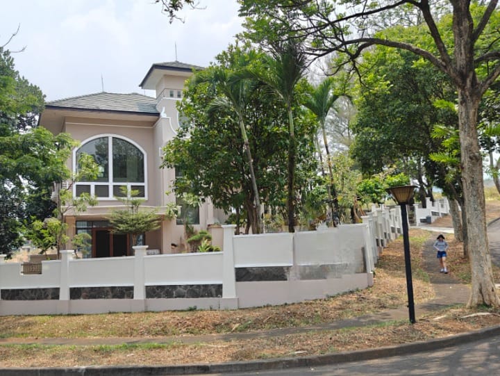 Disewakan Villa Mewah Halimun Fajar Taman Dayu Pasuruan Jatim - Image 1