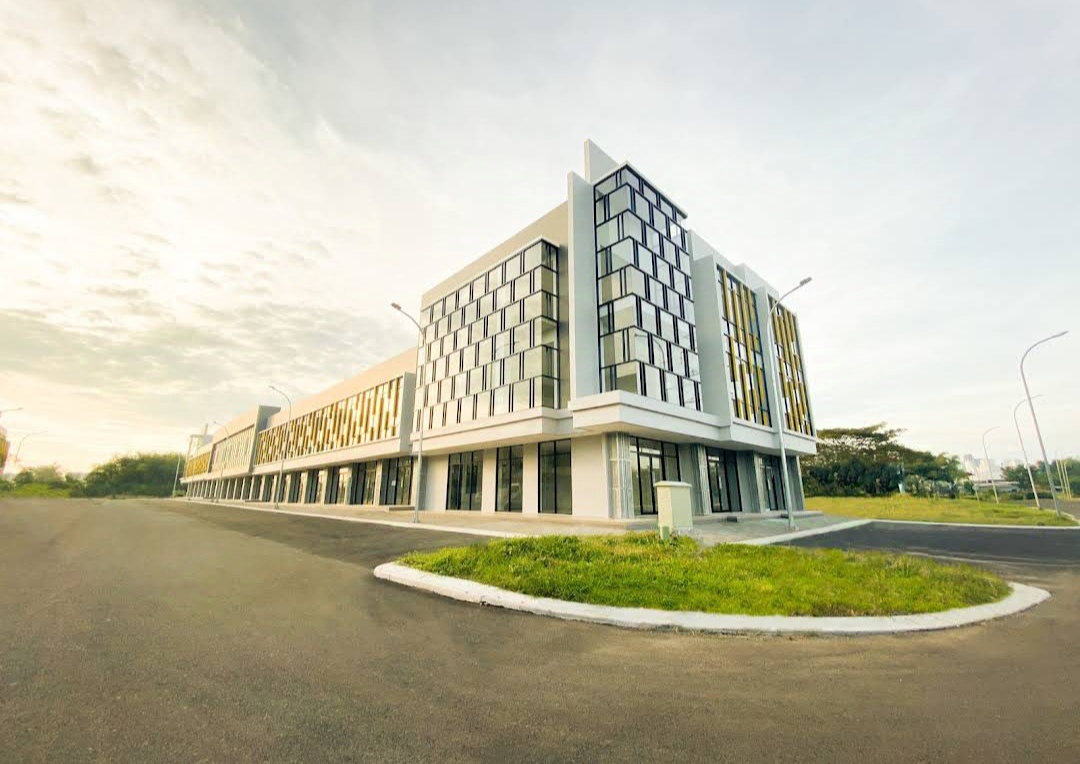 Dijual Ruko Baru Strategis di North Avenue Shophouses New Phase Citraland The Greenlake Surabaya Barat - Thumbnail 6