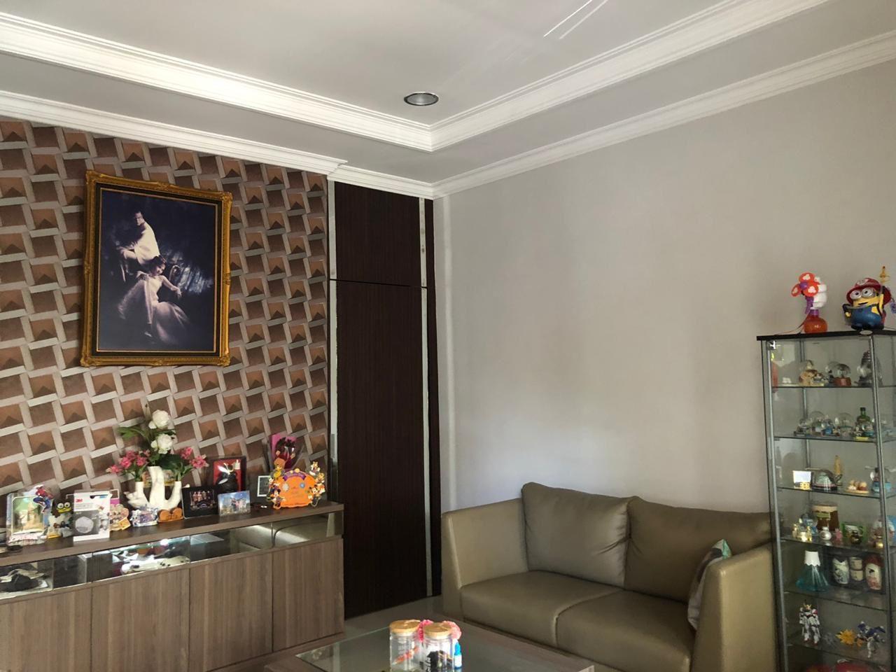 Jual Rumah 2 Lantai Semi Furnish 1 M an Alam Hijau Citraland Surabaya Barat - Thumbnail 2