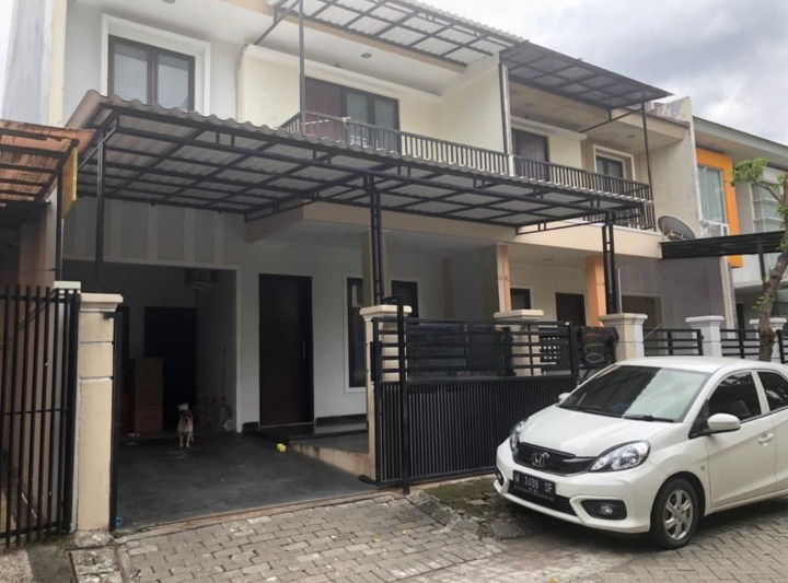 Jual Murah Rumah 2 Lantai Semi Furnish Alam Hijau Citraland Surabaya - Image 1