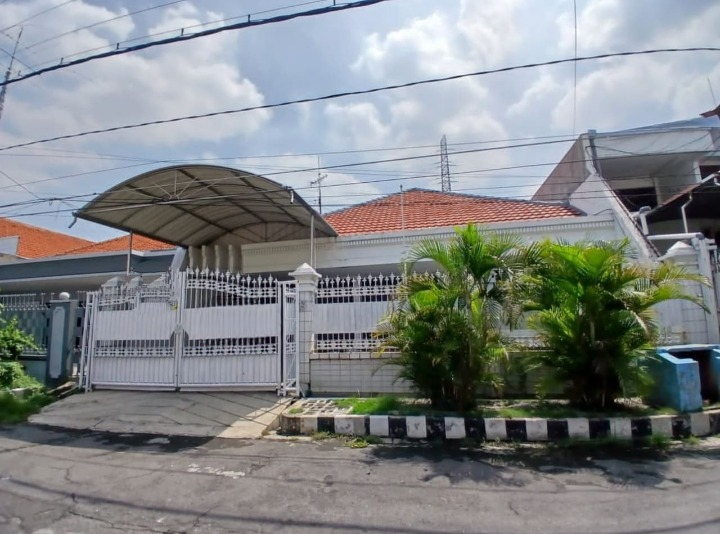 Jual Rumah 2 Lantai Murah Strategis Dharmahusada Indah Barat Surabaya Timur - Image 1