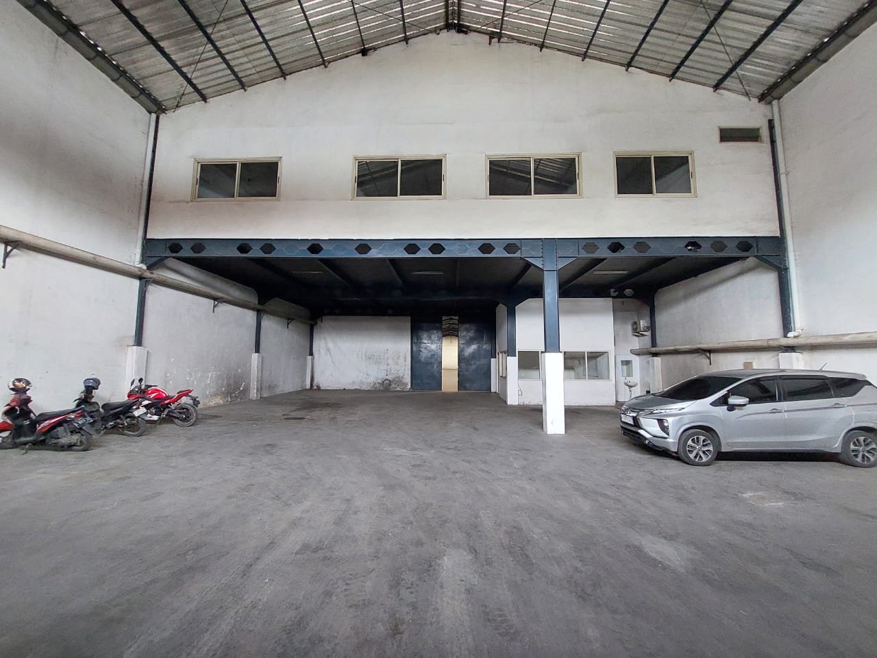 Dijual Gudang Premium Margomulyo Permai 1.5 Lantai, Surabaya Barat - Thumbnail 2