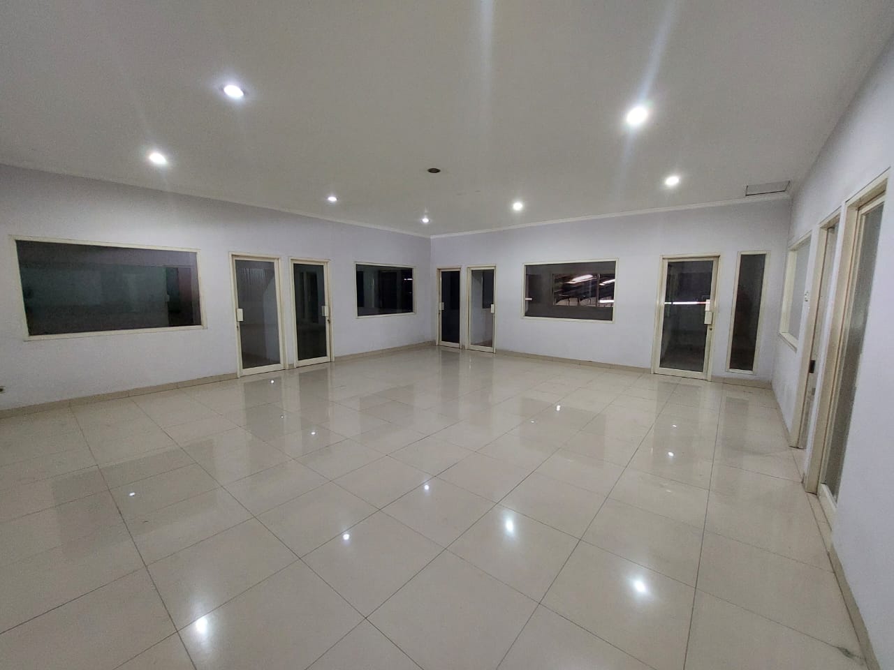 Dijual Gudang Premium Margomulyo Permai 1.5 Lantai, Surabaya Barat - Thumbnail 3