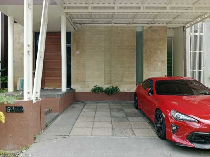 Disewakan Rumah Newton Hill Citraland Surabaya Barat - Image 1