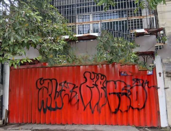 Disewakan Ruko 3 Lantai Murah Strategis Pengampon Surabaya Pusat - Image 1