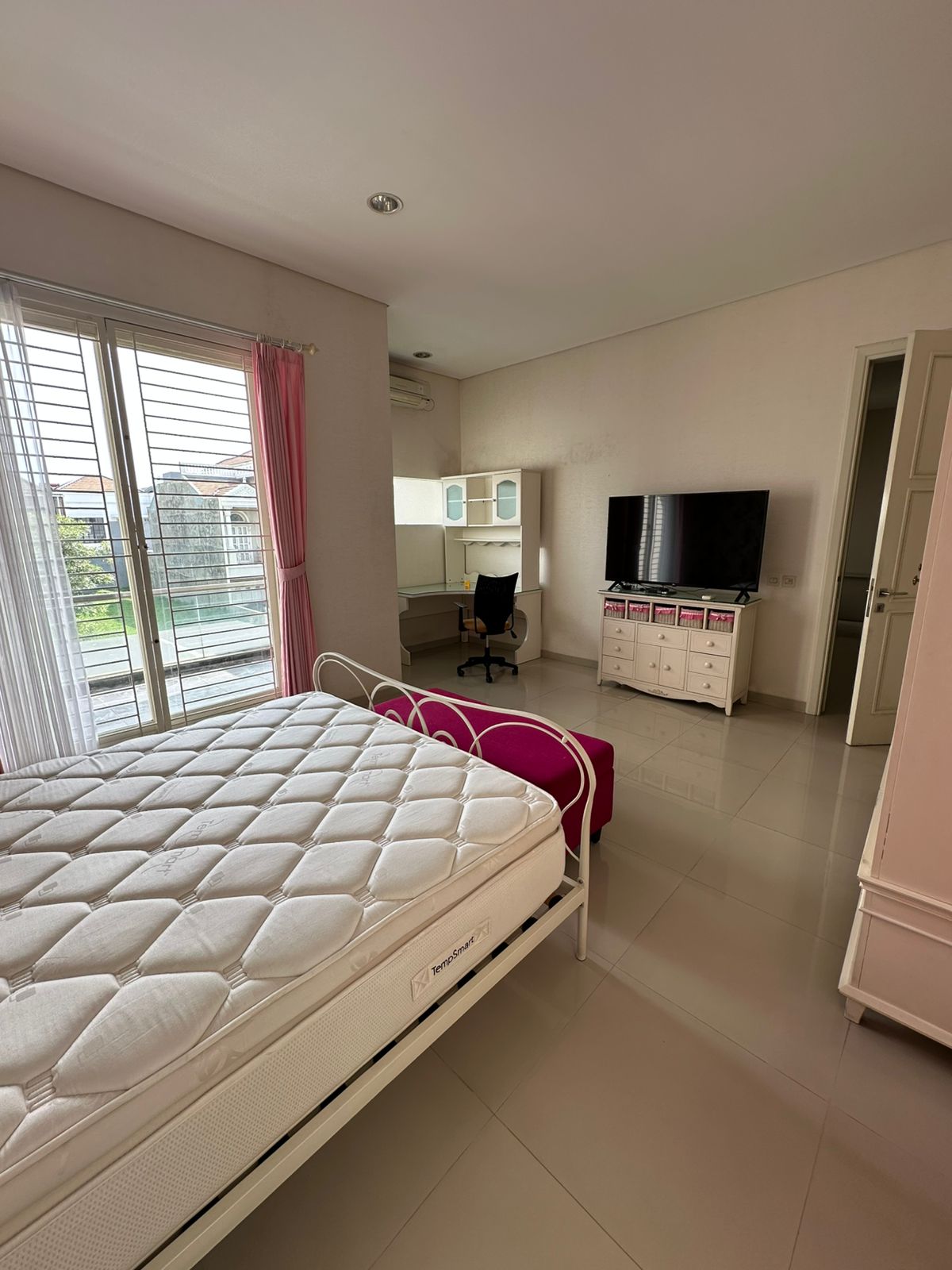 Disewakan Rumah Bukit Telaga Golf Citraland Surabaya Barat - Thumbnail 7