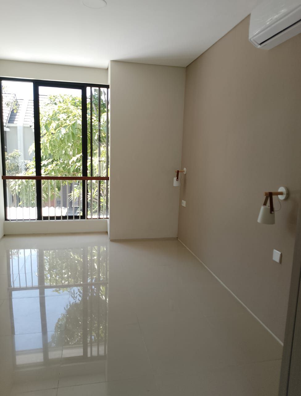 Dijual Rumah Siap Huni Citraland Surabaya Barat - Thumbnail 2