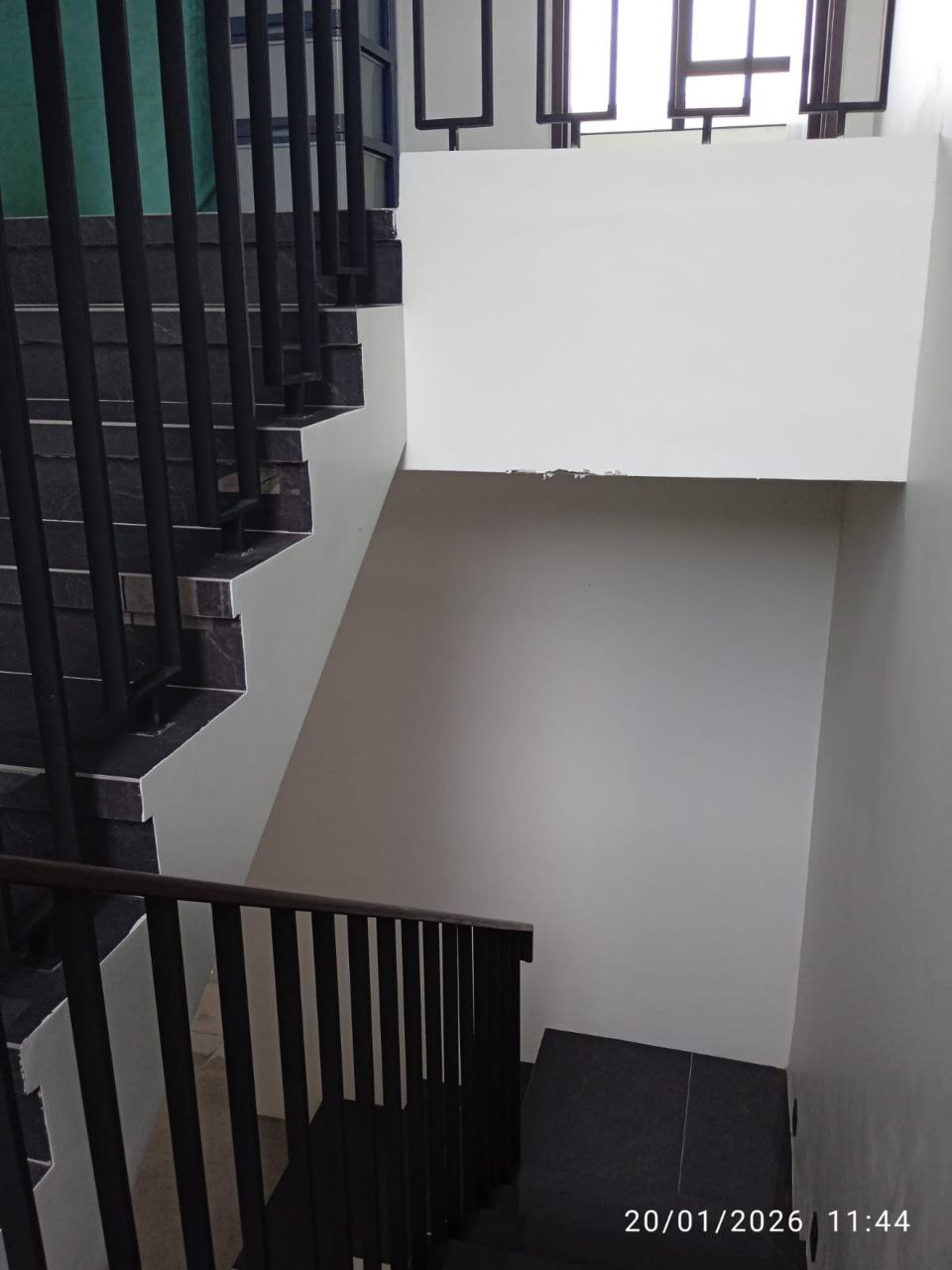 Disewakan Rumah Eksklusif di Kawasan Premium District 9 Thomson Citraland Surabaya Barat - Thumbnail 3