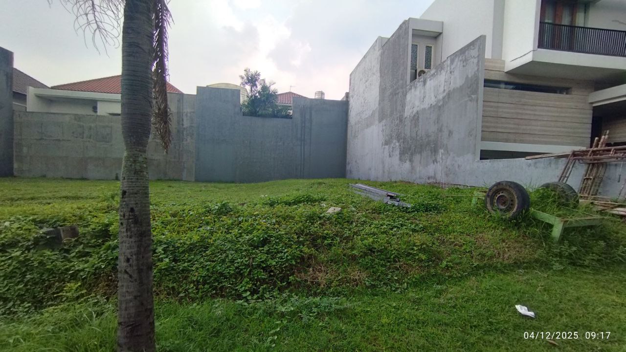 Dijual Tanah Strategis di Kawasan Elit Graha Family Surabaya Barat - Image 1