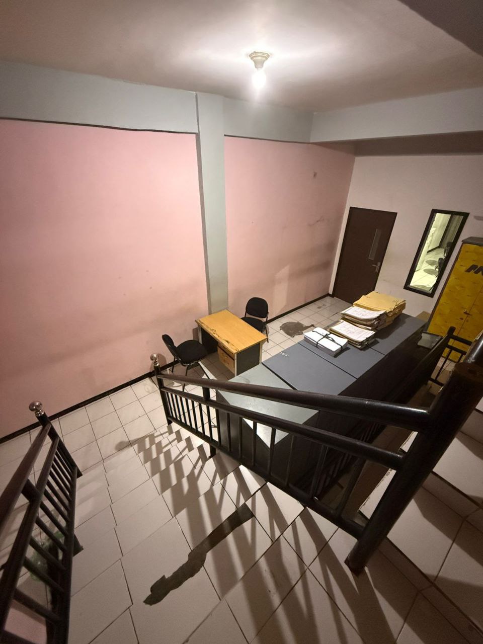 Disewakan Ruko 3 Lantai Lokasi Strategis di Ngagel Jaya Surabaya Timur - Thumbnail 7