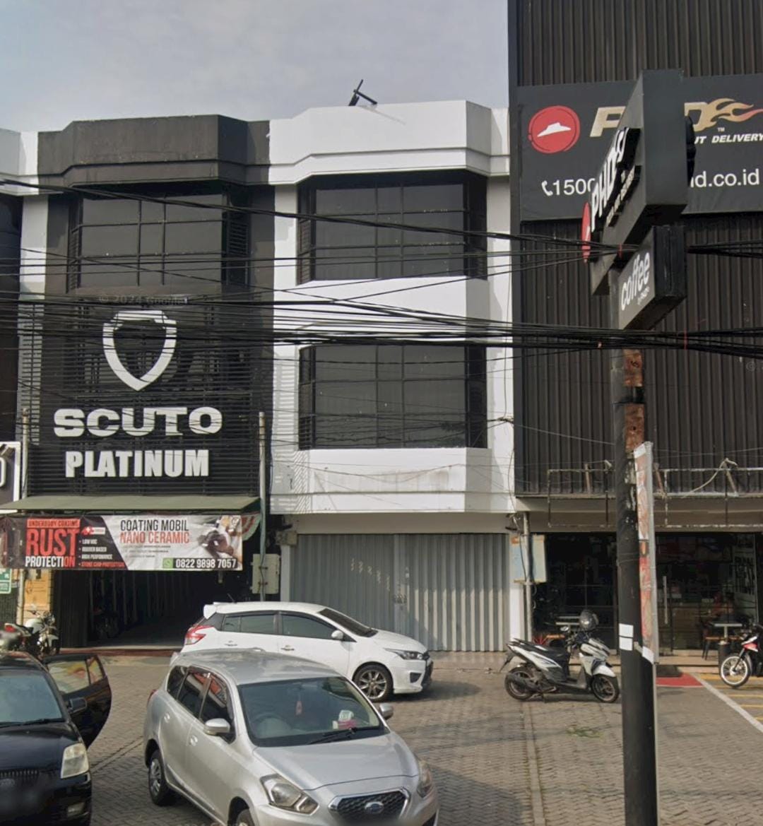 Disewakan Ruko 3 Lantai Raya Wiyung Lokasi Komersial Strategis Surabaya Barat - Image 1