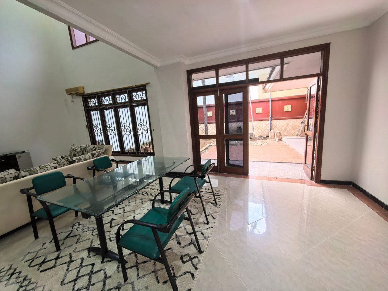 Dijual Rumah Mewah Renovasi Seperti Baru di Villa Bukit Mas Surabaya Barat - Thumbnail 4