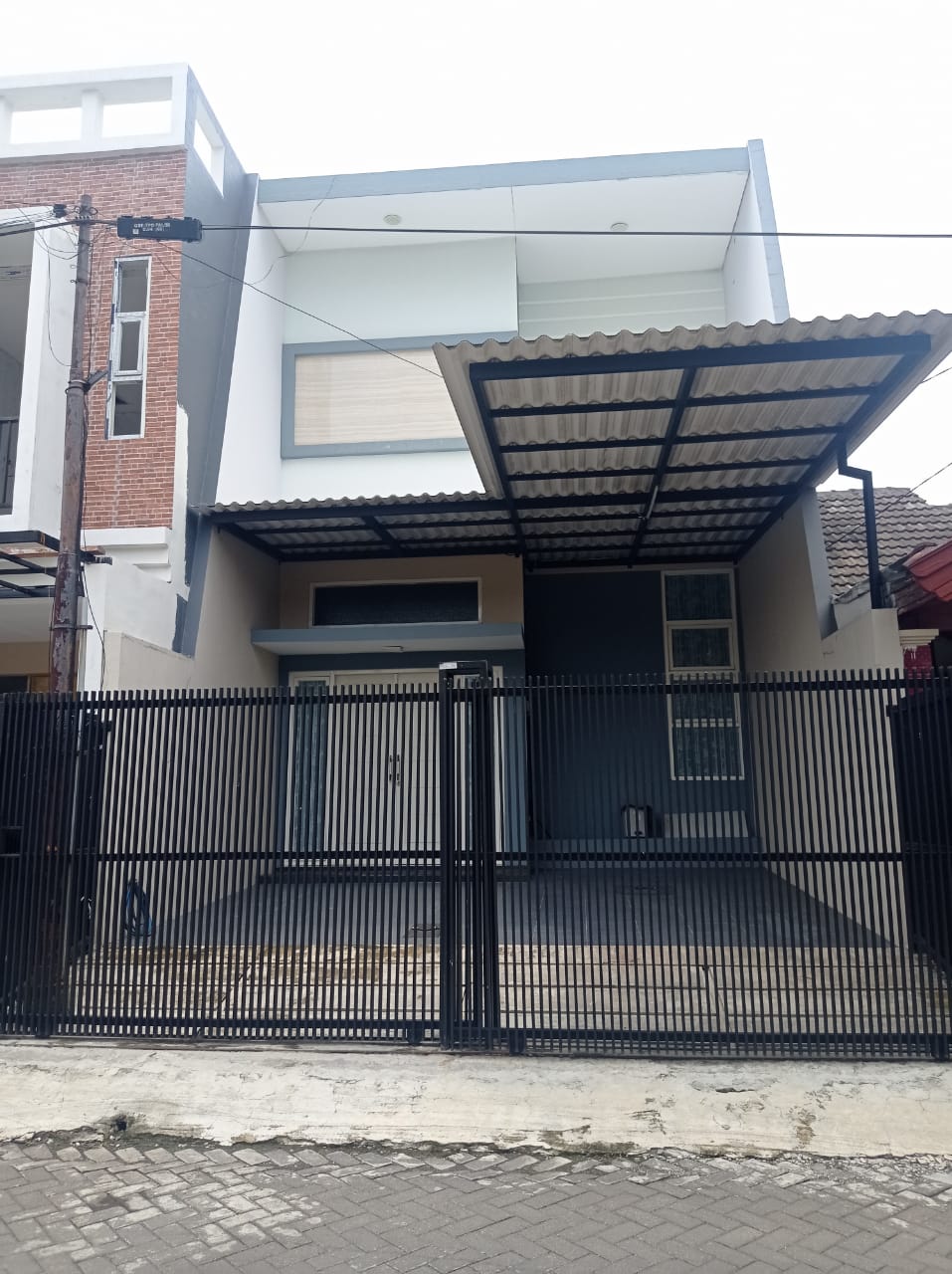 Dijual/Disewakan Rumah Siap Huni Lokasi Pondok Chandra Indah Sidoarjo - Image 1