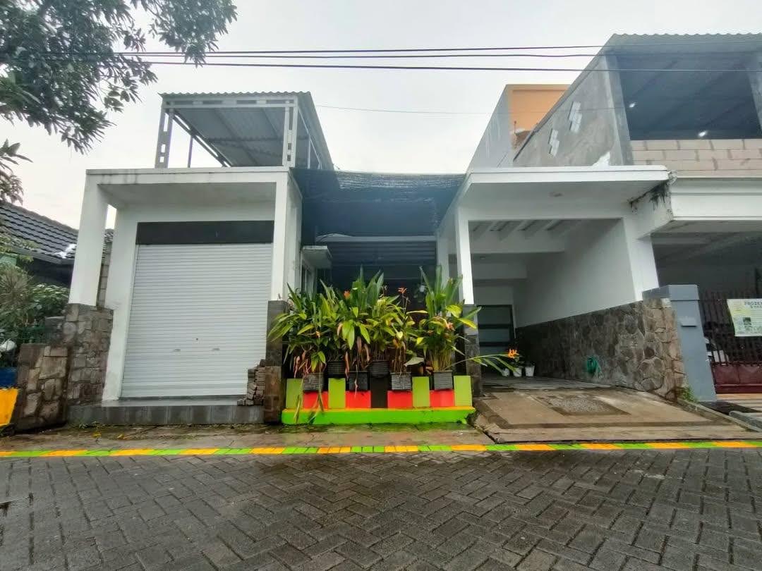 Dijual Murah Rumah 2 lantai Nyaman Strategis di Lidah Kulon Surabaya Barat - Image 1