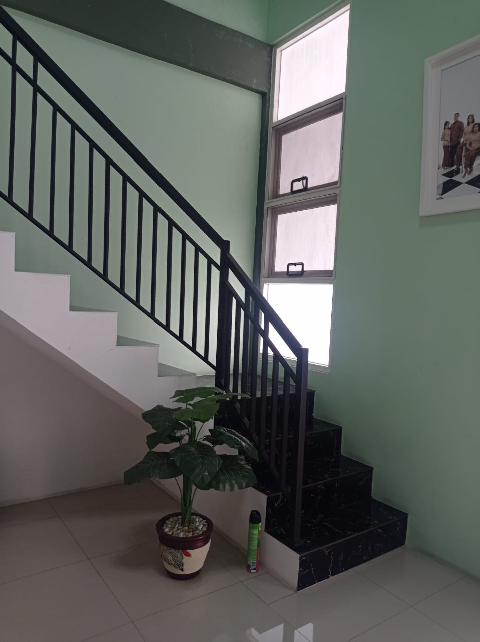 Dijual/sewa Rumah Bagus Siap Huni Lokasi di Pondok Chandra indah Sidoarjo - Image 1