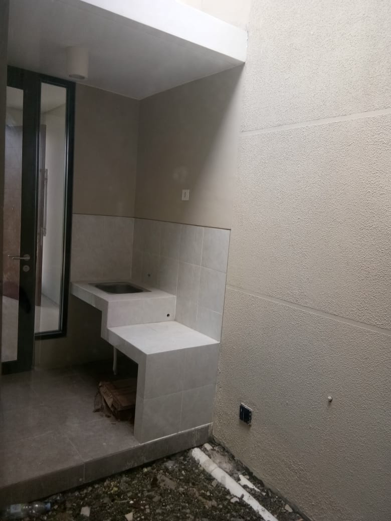 Jual Rumah 2 Lantai Northwest Lake Citraland Utara Surabaya Barat - Thumbnail 4