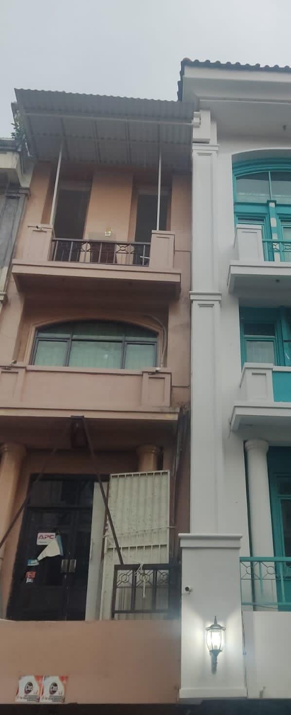 Jual Ruko 4 Lantai Jalan Jaksa Agung Suprapto Lokasi Strategis Surabaya Pusat - Image 1