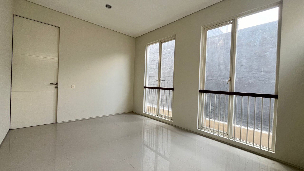 Dijual Rumah Greenlake, Wiyung Citraland Surabaya Barat - Thumbnail 2