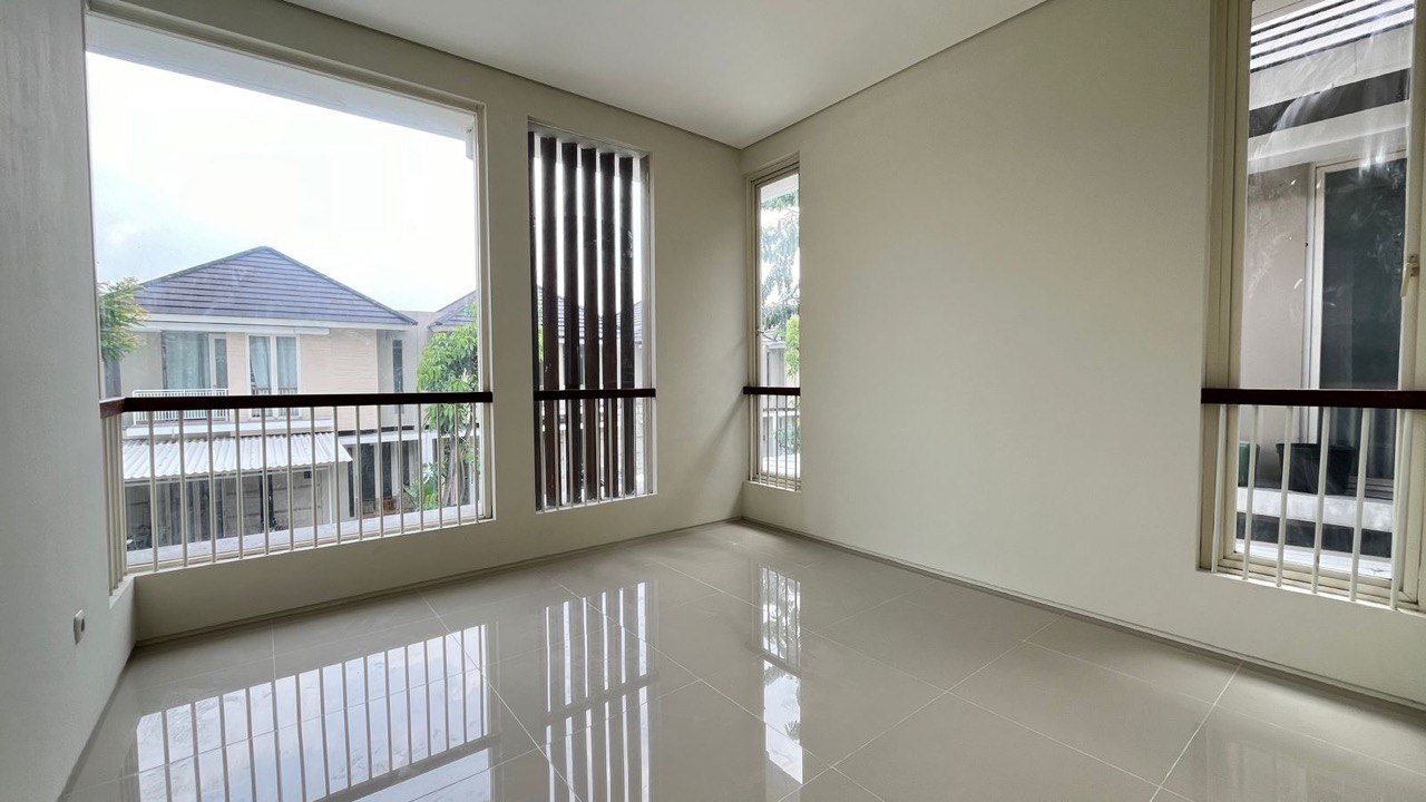 Dijual Rumah Greenlake, Wiyung Citraland Surabaya Barat - Thumbnail 3