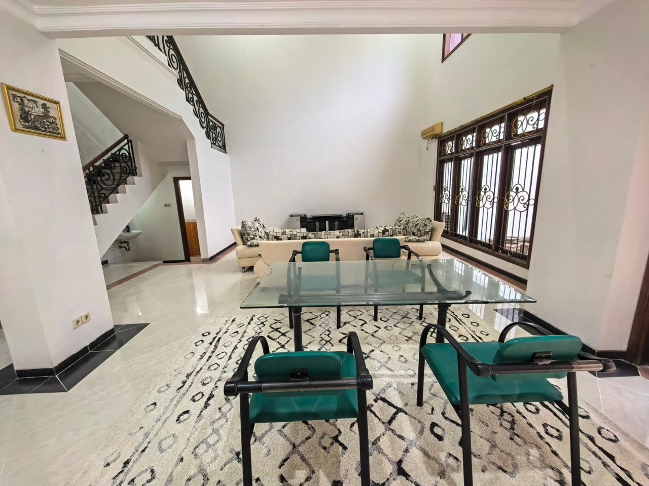 Dijual Rumah Mewah Renovasi Seperti Baru di Villa Bukit Mas Surabaya Barat - Thumbnail 2