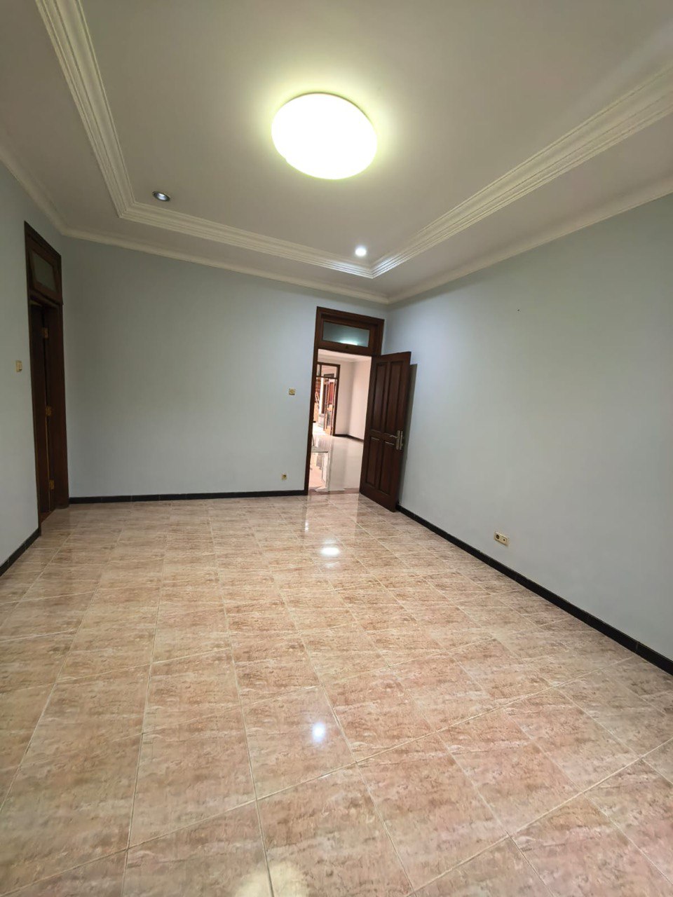Dijual Rumah Mewah Renovasi Seperti Baru di Villa Bukit Mas Surabaya Barat - Thumbnail 3