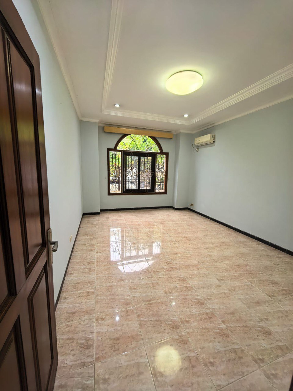 Dijual Rumah Mewah Renovasi Seperti Baru di Villa Bukit Mas Surabaya Barat - Thumbnail 5