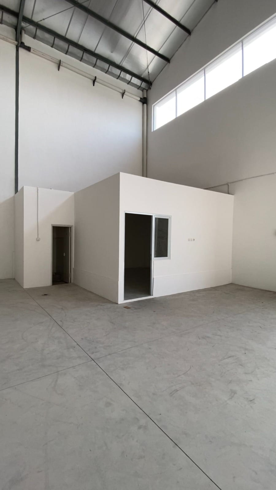 Dijual Gudang Baru Siap Pakai di DKP Warehouse Tahap 2 Gresik - Thumbnail 2