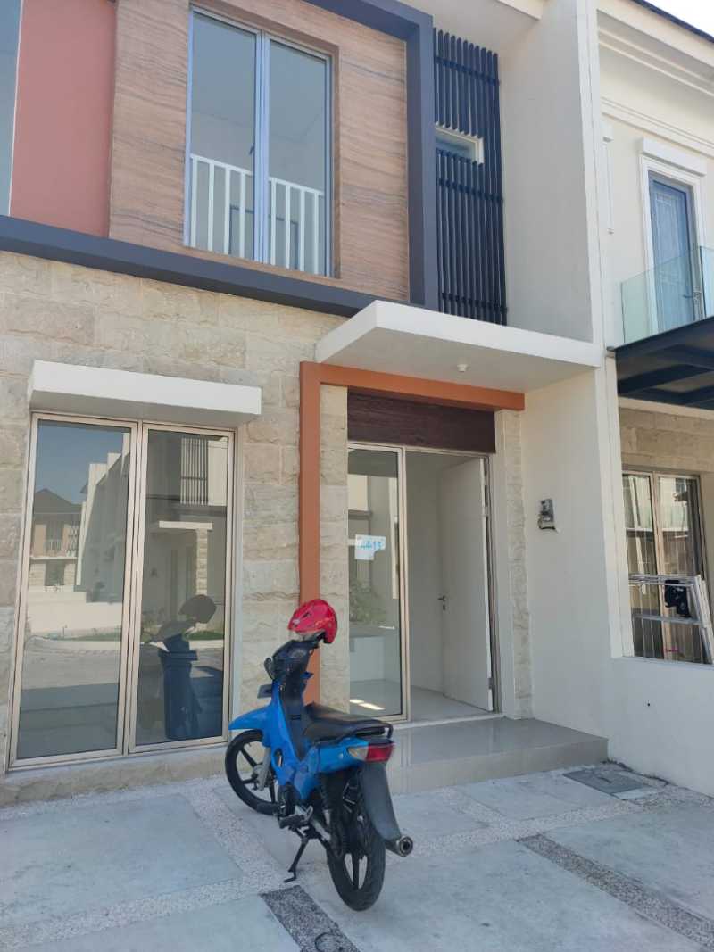 Dijual Rumah Baru Hook 2 Lantai SHM Siap Pakai di Greenland Menganti Surabaya Hadap Timur - Thumbnail 2