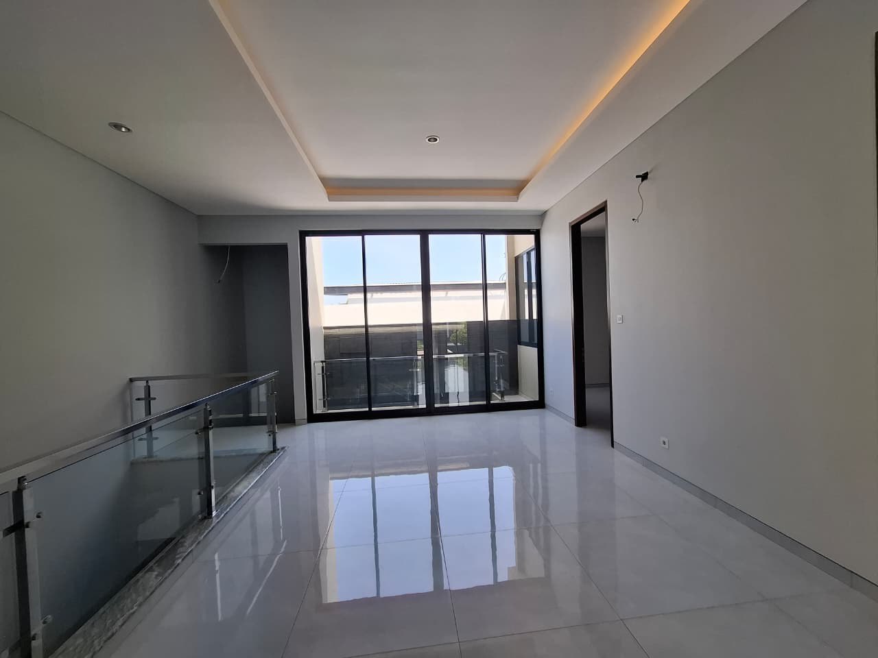 Dijual Rumah Baru Minimalis di Woodland Citraland Surabaya Barat - Thumbnail 2