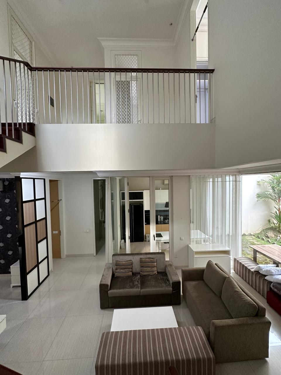 Jual/Sewa Rumah Cantik di Larizwood Pakuwon Indah Surabaya Barat (bbal) - Thumbnail 3