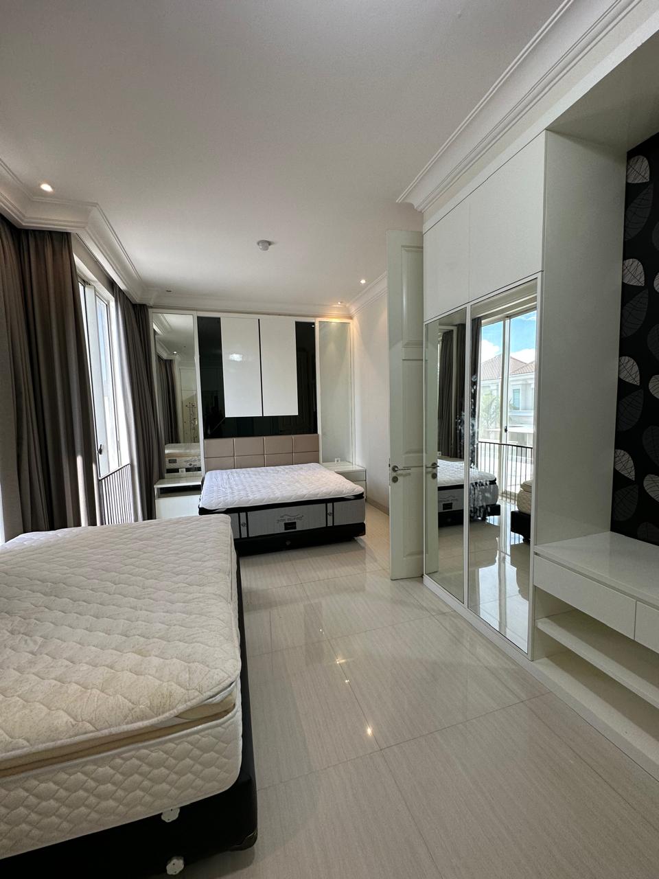 Jual/Sewa Rumah Cantik di Larizwood Pakuwon Indah Surabaya Barat (bbal) - Thumbnail 4