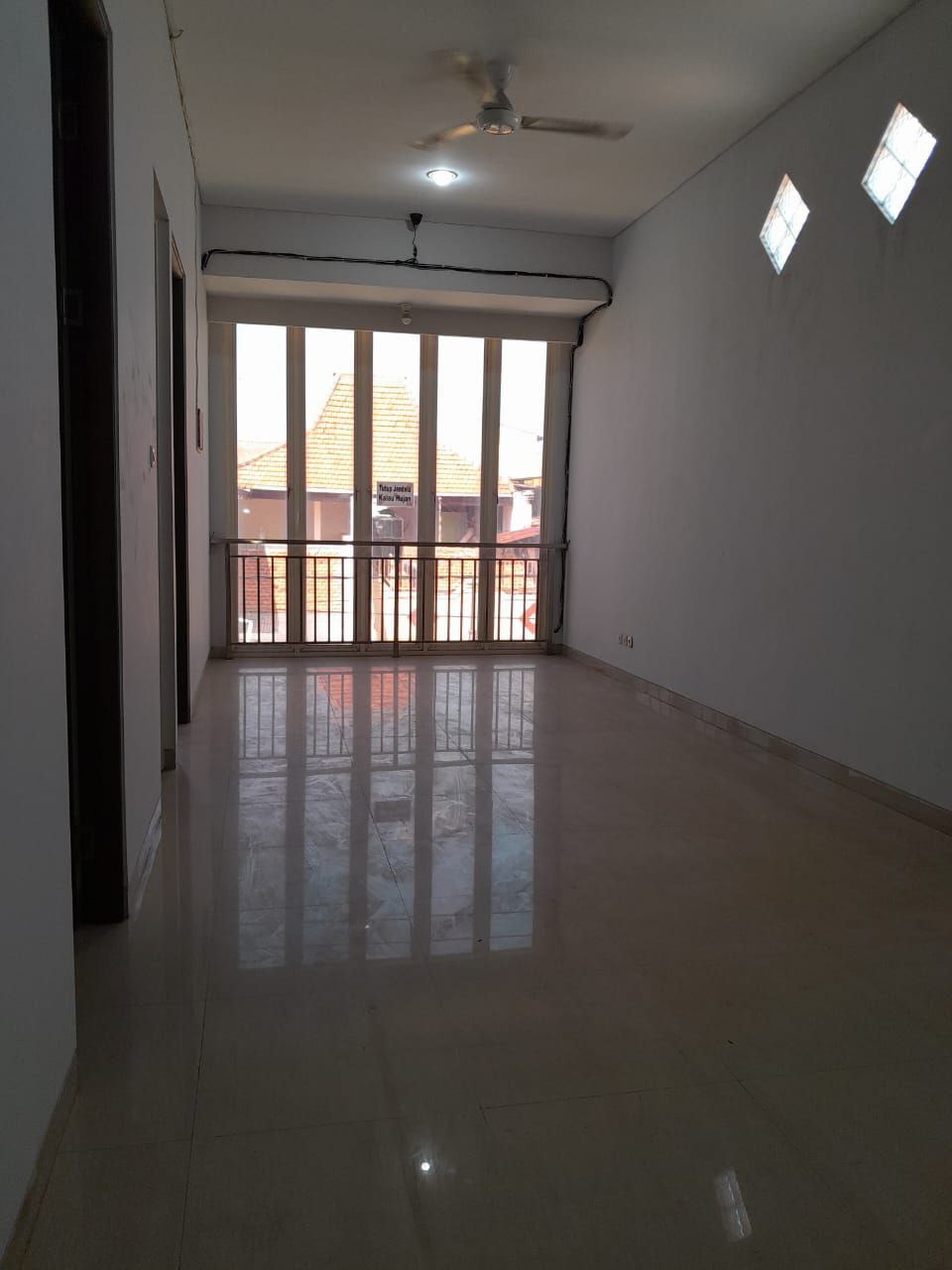 Disewakan Ruko 3 Lantai Siap Pakai di Ploso Surabaya Timur - Thumbnail 6