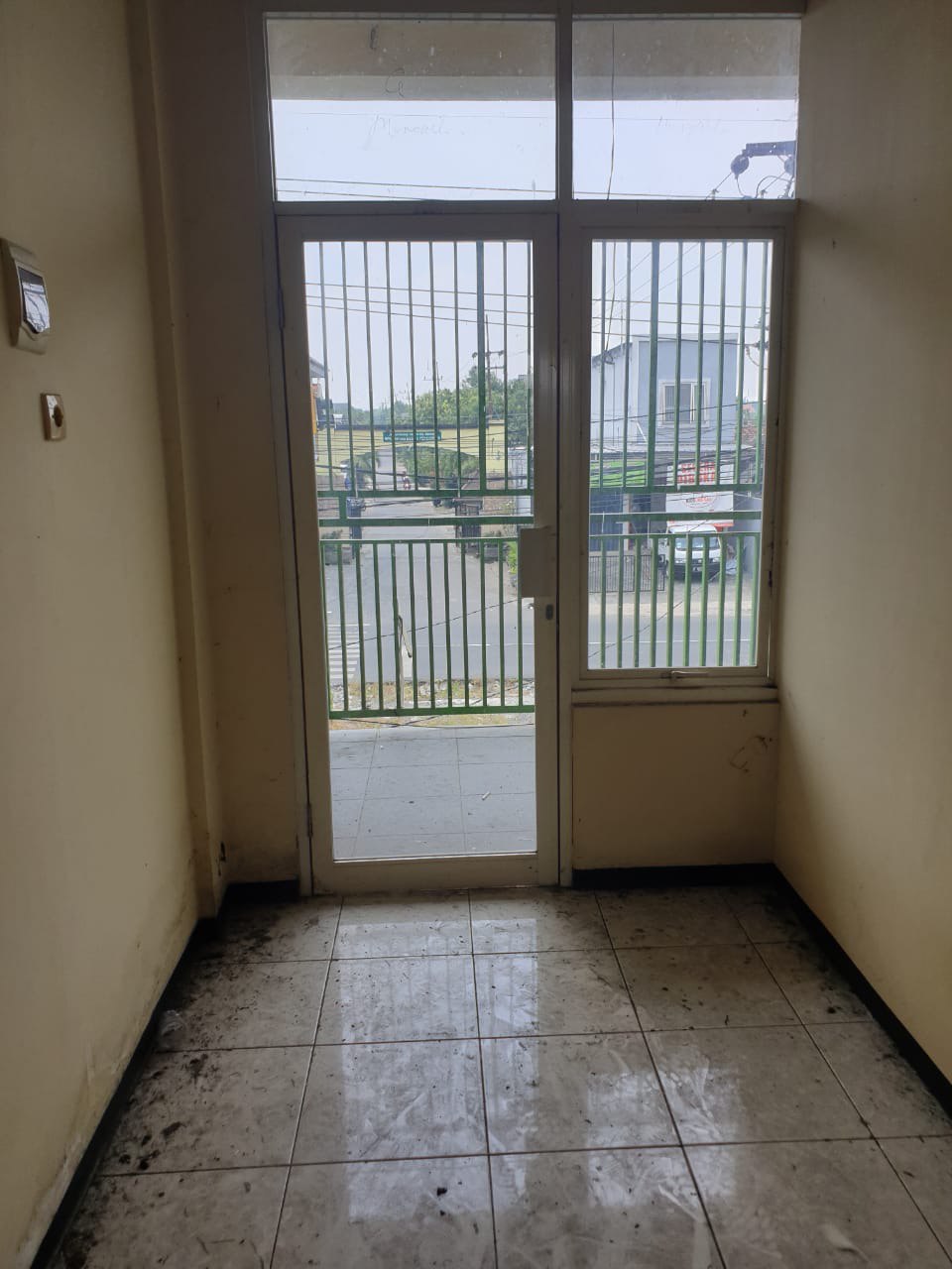 Disewakan Ruko 2 Lantai Strategis di Menganti Indah Gresik - Thumbnail 3