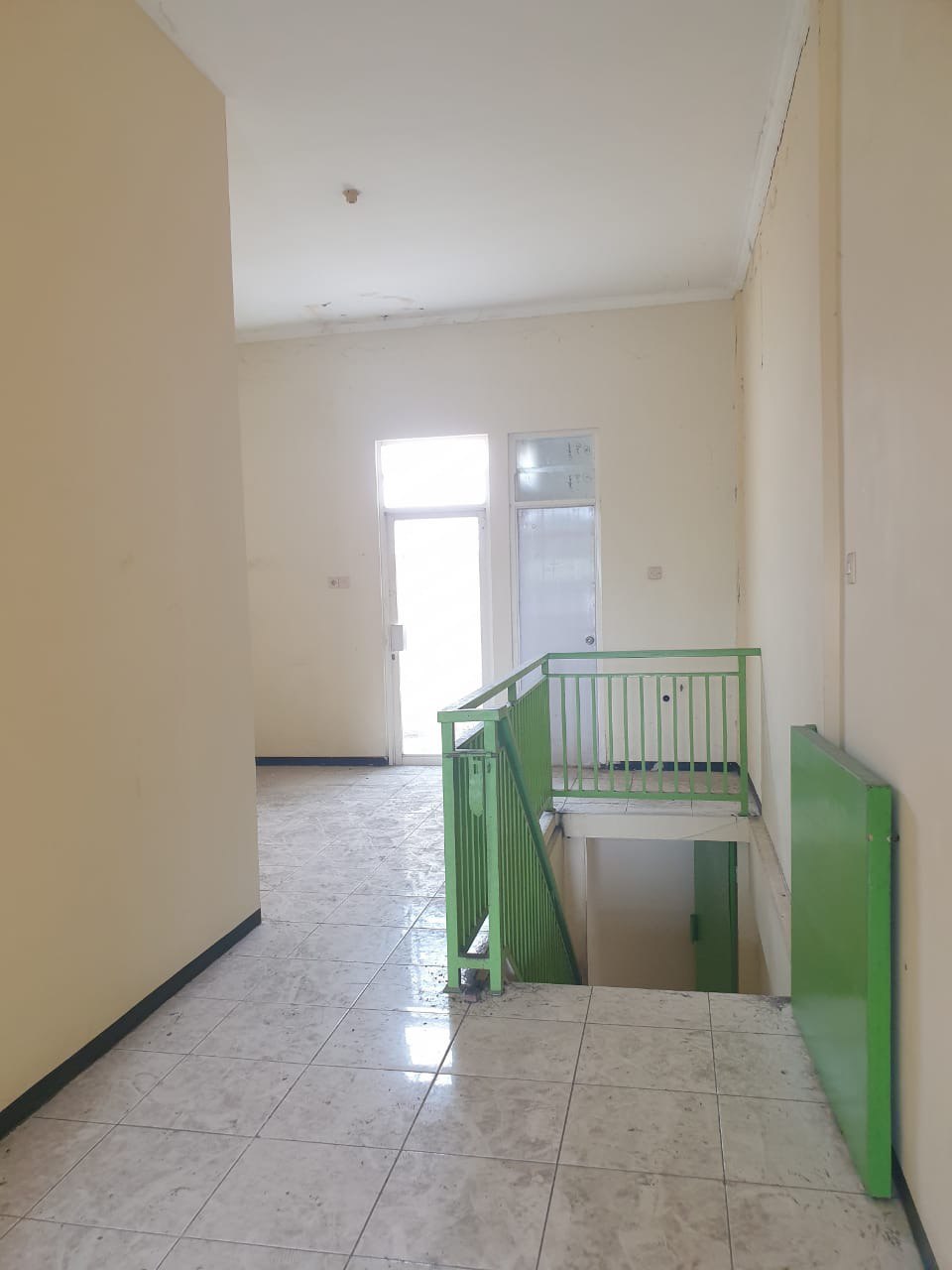 Disewakan Ruko 2 Lantai Strategis di Menganti Indah Gresik - Thumbnail 5