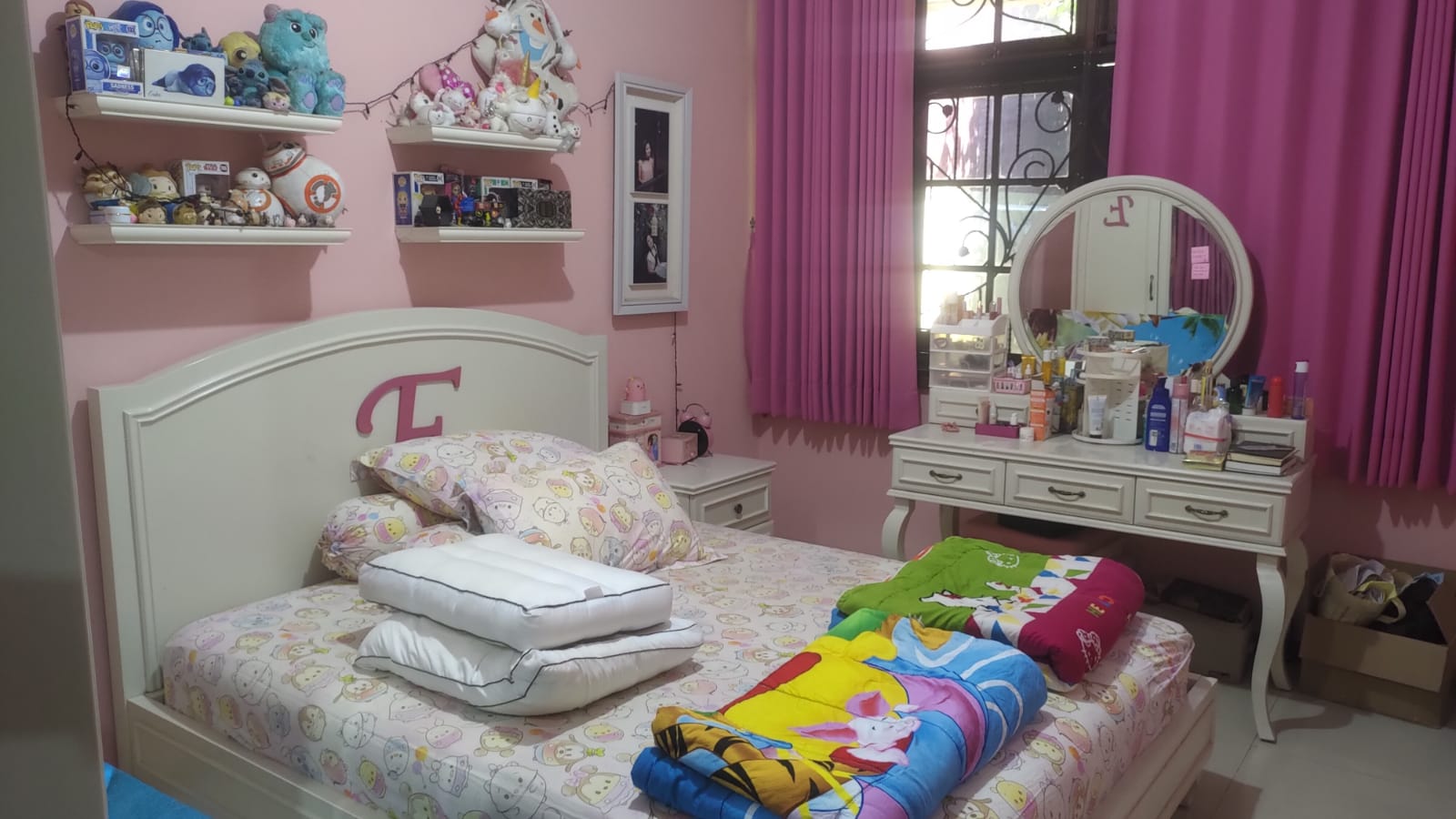 Dijual Rumah Hitung Tanah di Kawasan Eksklusif Darmo Harapan Surabaya Barat - Thumbnail 3