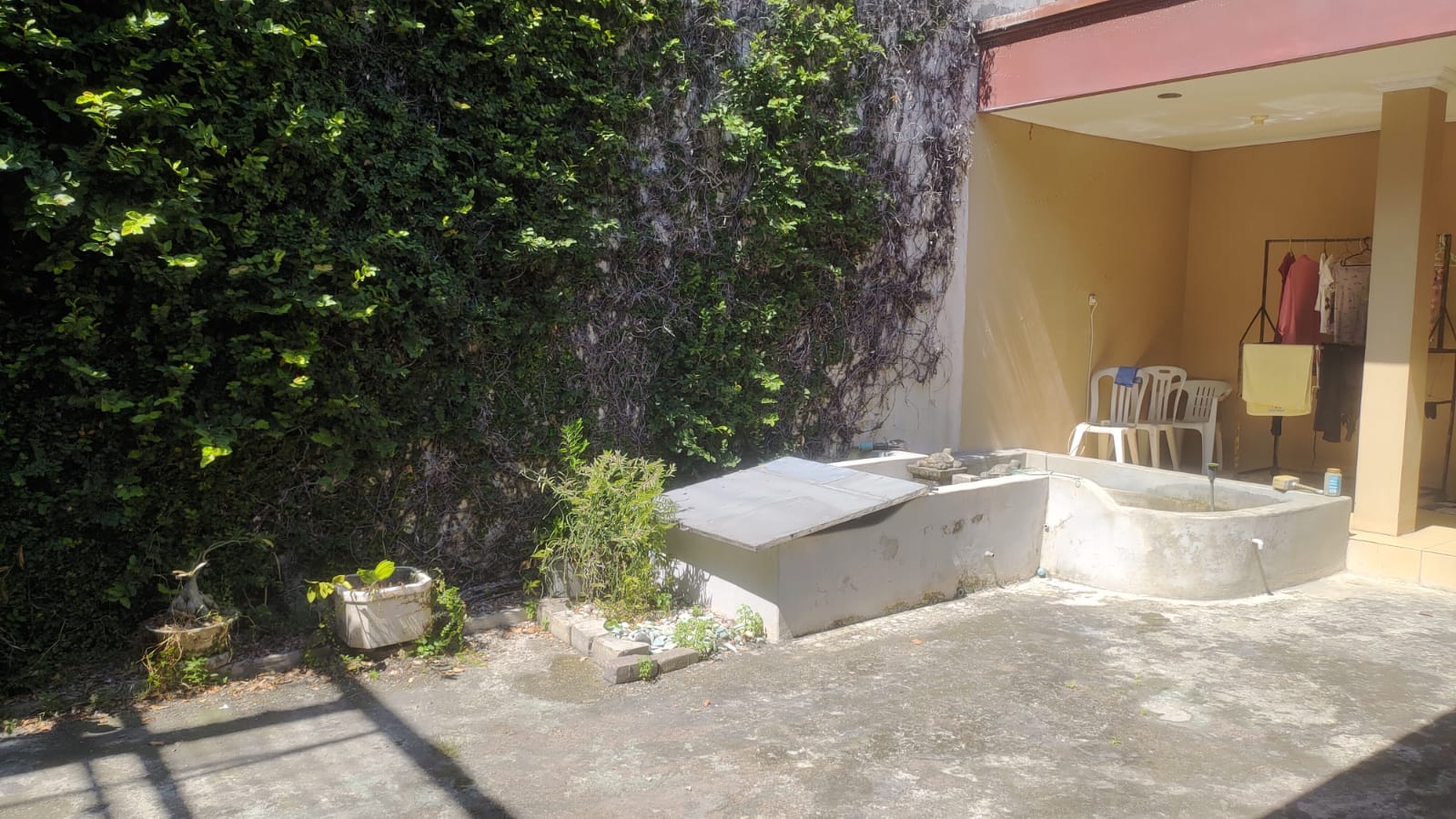 Dijual Rumah Hitung Tanah di Kawasan Eksklusif Darmo Harapan Surabaya Barat - Thumbnail 6