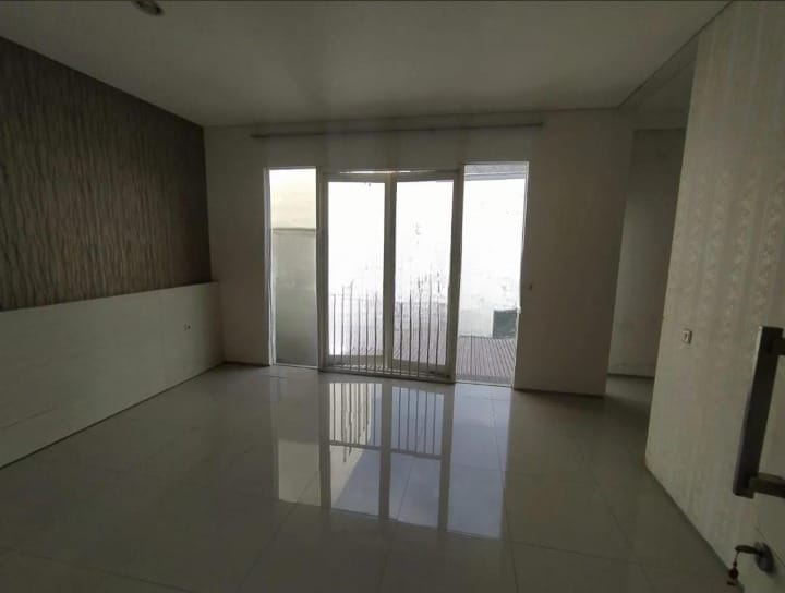 Dijual Rumah Mewah Lokasi Premium di Royal Park Citraland Surabaya Barat - Thumbnail 3