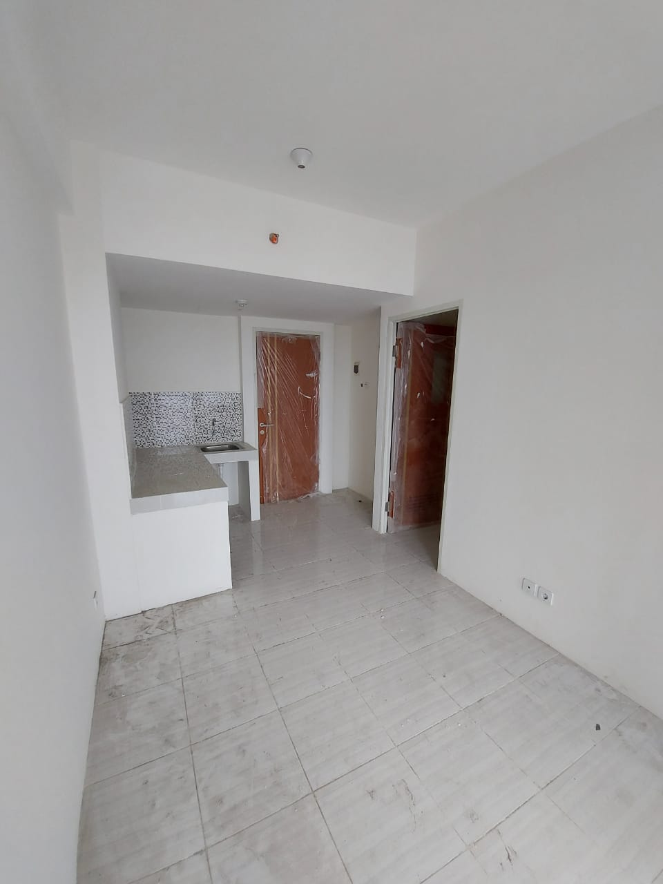 Dijual Unit Apartemen 2 Bedroom Lokasi Strategis di Puncak CBD Tower A Wiyung Surabaya Barat - Thumbnail 4