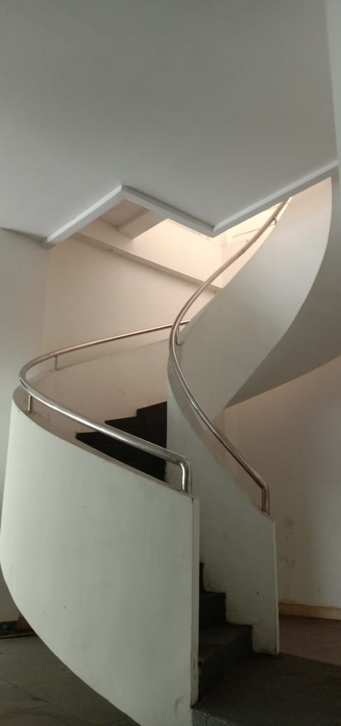 Disewakan Gedung 2 Lantai Lokasi Komersial Strategis di Mayjen Sungkono Surabaya Pusat - Thumbnail 2