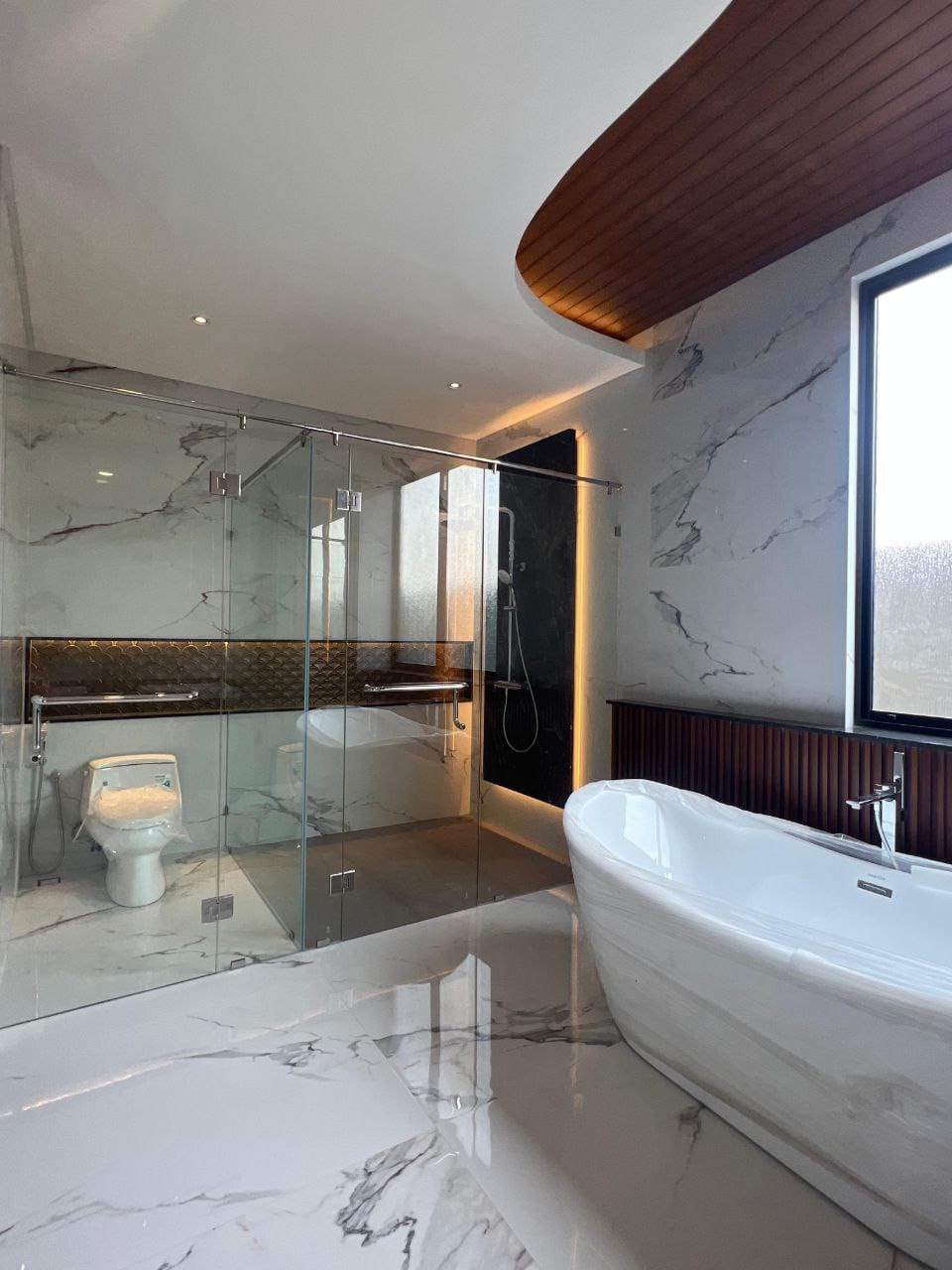 Dijual Rumah Sultan Baru Gress di Waterfront Citraland Surabaya Barat - Thumbnail 4