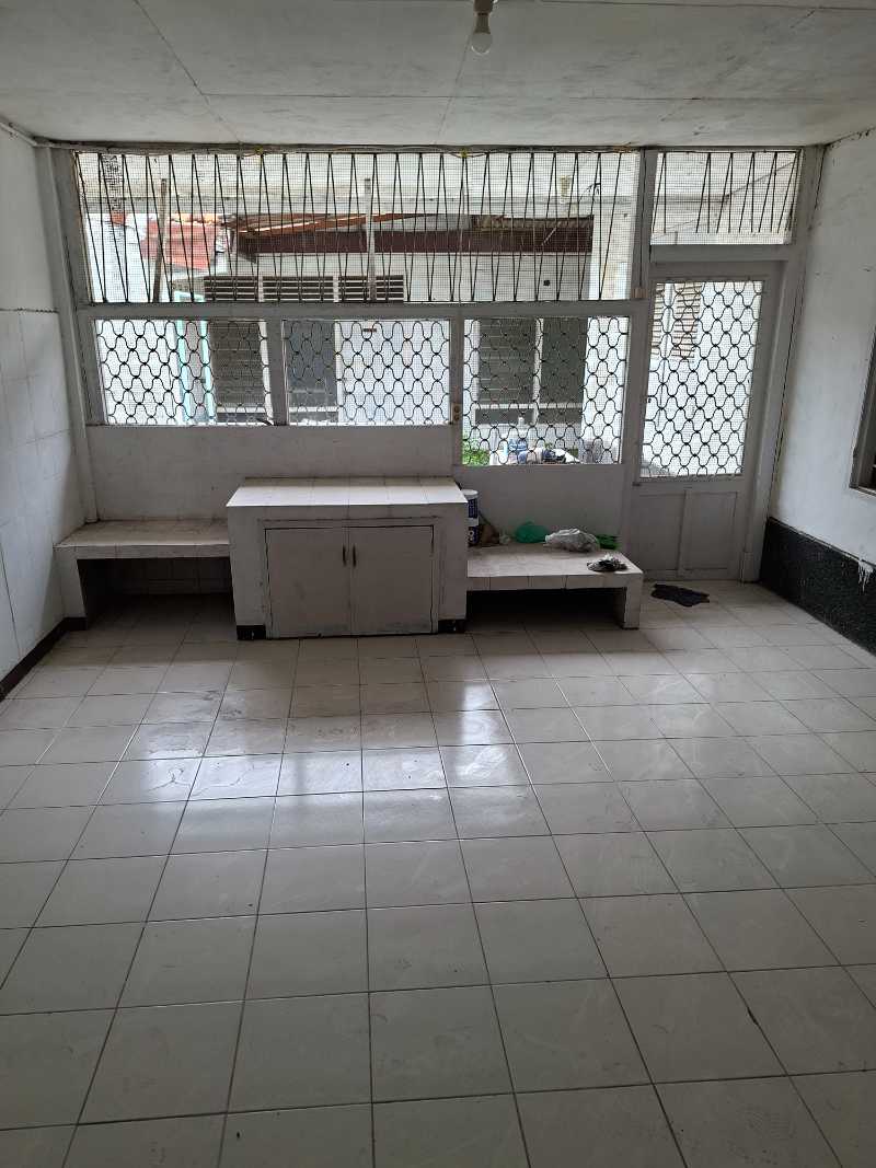 Disewakan Rumah Kantor Siap Huni Lokasi Strategis di Jalan Muria Surabaya Barat - Thumbnail 2